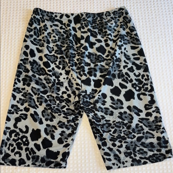 NEW! Leopard Print Women’s Bike Shorts Size X-LARGE Gray Black - Picture 4 of 8
